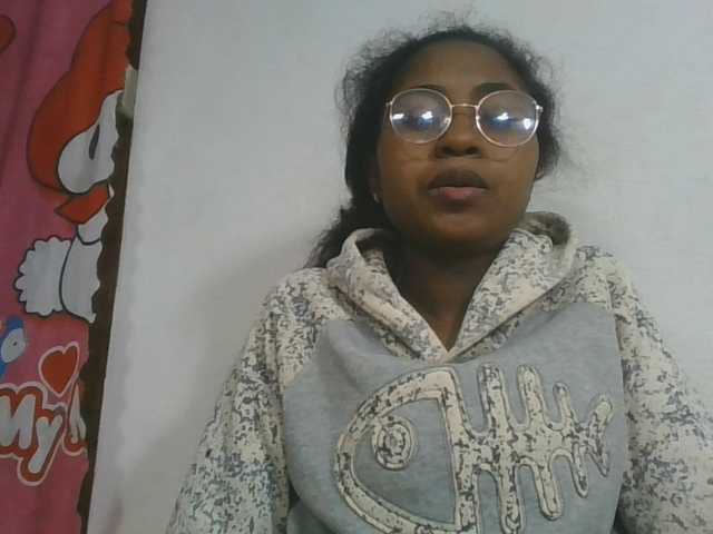 Marinah1a live cam on BongaCams