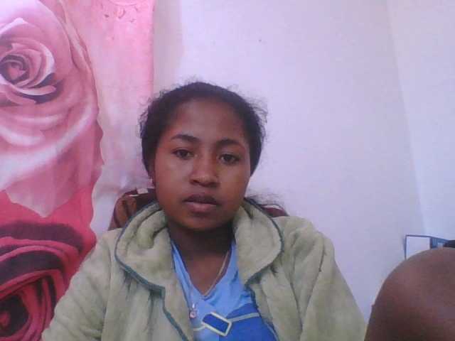 Marinah1a live cam on BongaCams