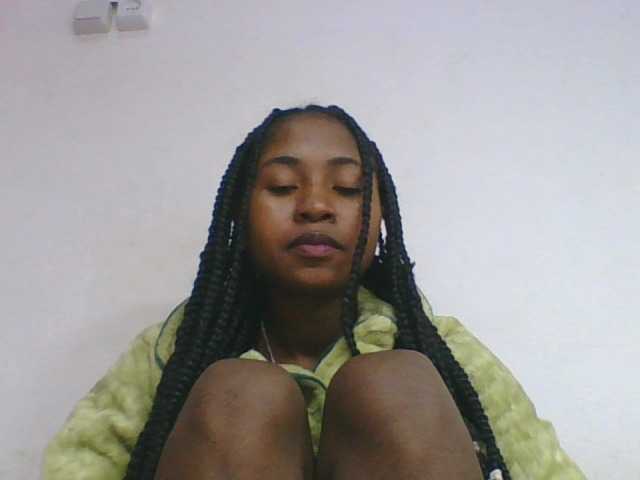 Marinah1a live cam on BongaCams