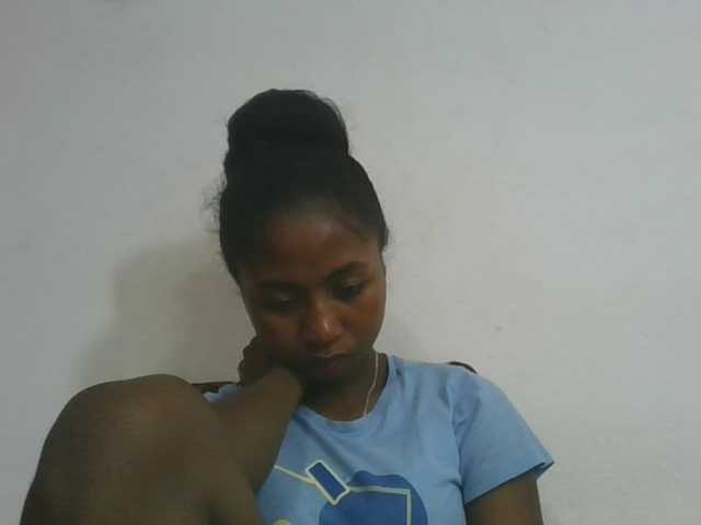 Marinah1a live cam on BongaCams