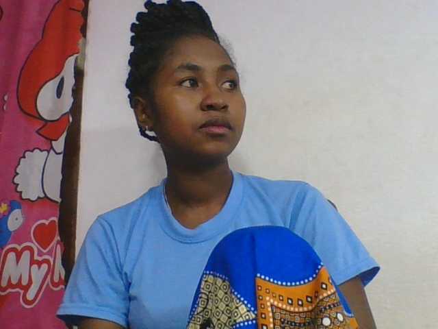 Marinah1a live cam on BongaCams