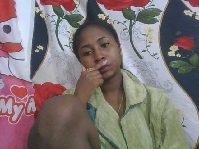 Marinah1a live cam on BongaCams