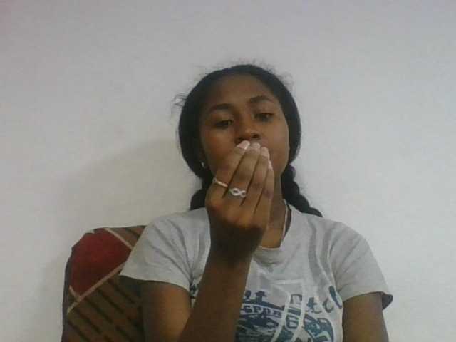 Marinah1a live cam on BongaCams