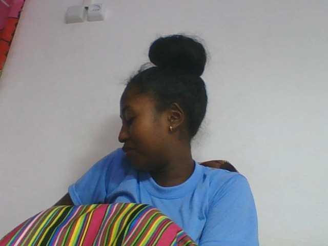 Marinah1a live cam on BongaCams
