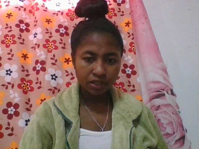 Marinah1a live cam on BongaCams