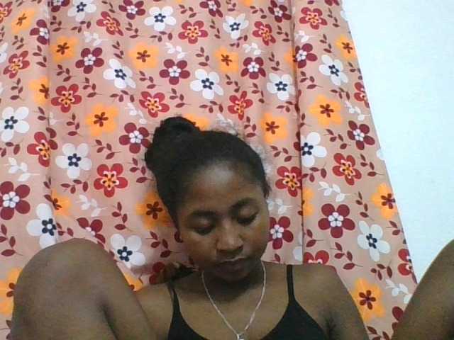 Marinah1a live cam on BongaCams