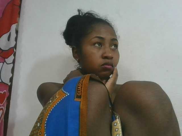 Marinah1a live cam on BongaCams
