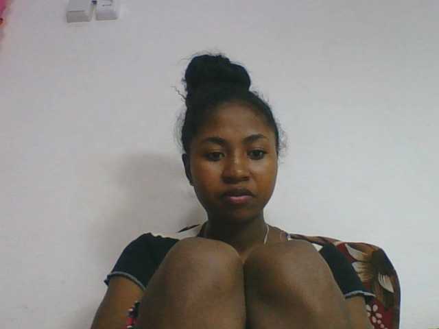 Marinah1a live cam on BongaCams