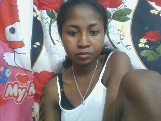 Marinah1a live cam on BongaCams