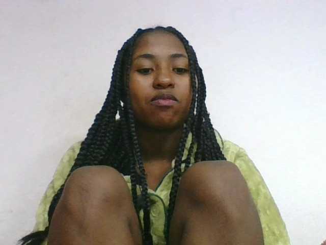 Marinah1a live cam on BongaCams
