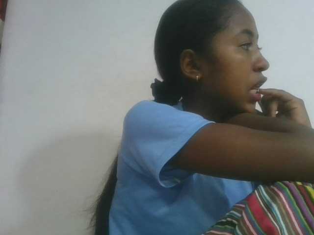 Marinah1a live cam on BongaCams