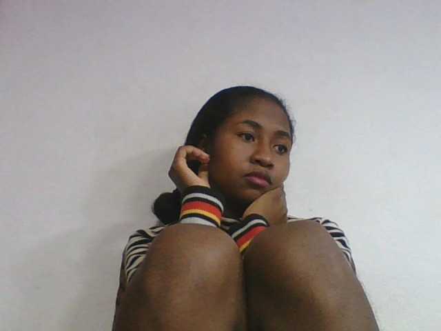 Marinah1a live cam on BongaCams