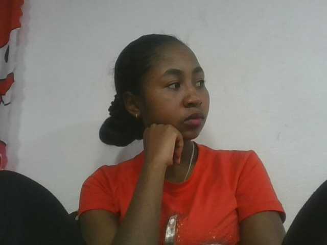 Marinah1a live cam on BongaCams