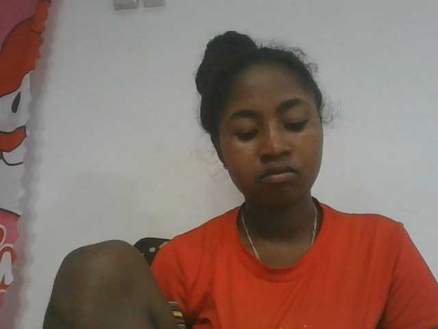 Marinah1a live cam on BongaCams