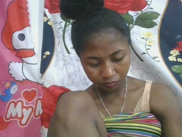 Marinah1a live cam on BongaCams