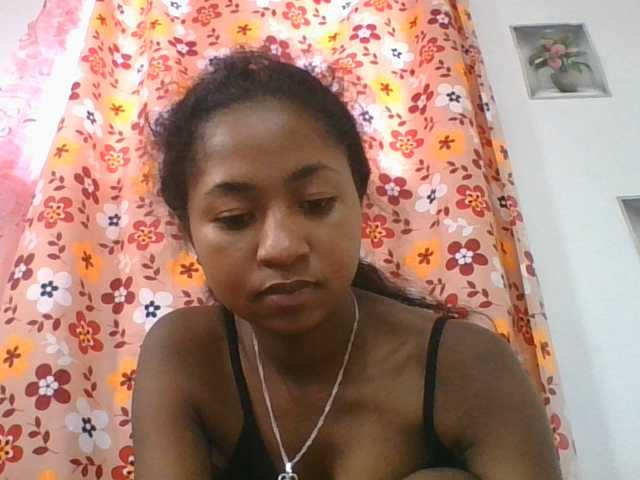 Marinah1a live cam on BongaCams