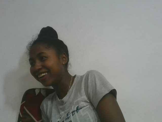 Marinah1a live cam on BongaCams