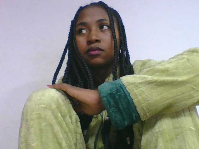 Marinah1a live cam on BongaCams