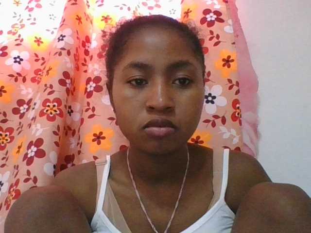 Marinah1a live cam on BongaCams