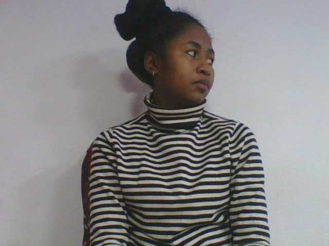 Marinah1a live cam on BongaCams