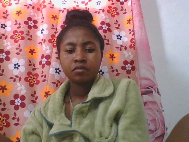Marinah1a live cam on BongaCams