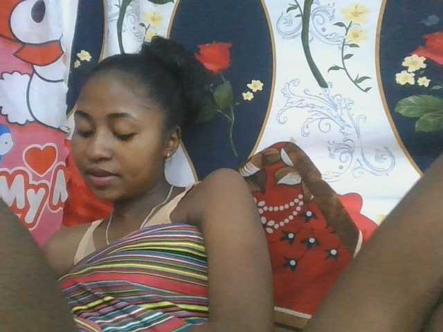 Marinah1a live cam on BongaCams