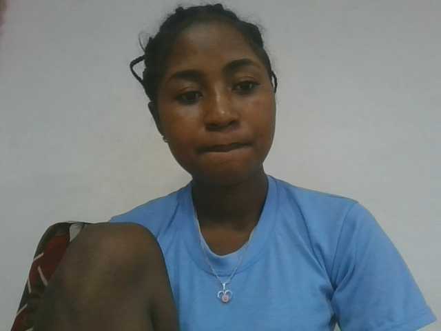 Marinah1a live cam on BongaCams