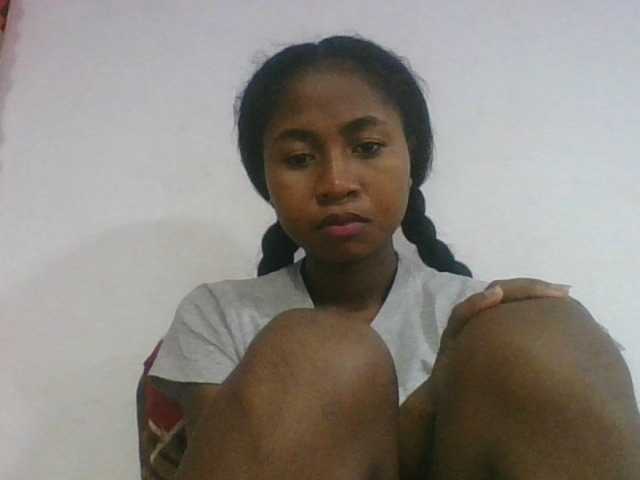 Marinah1a live cam on BongaCams