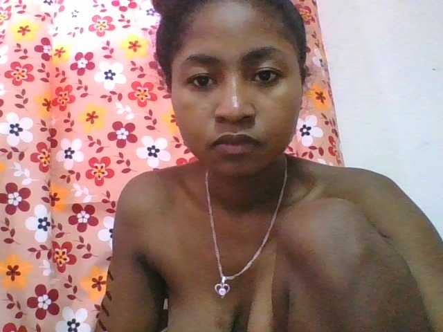 Marinah1a live cam on BongaCams