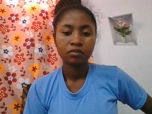 Marinah1a live cam on BongaCams