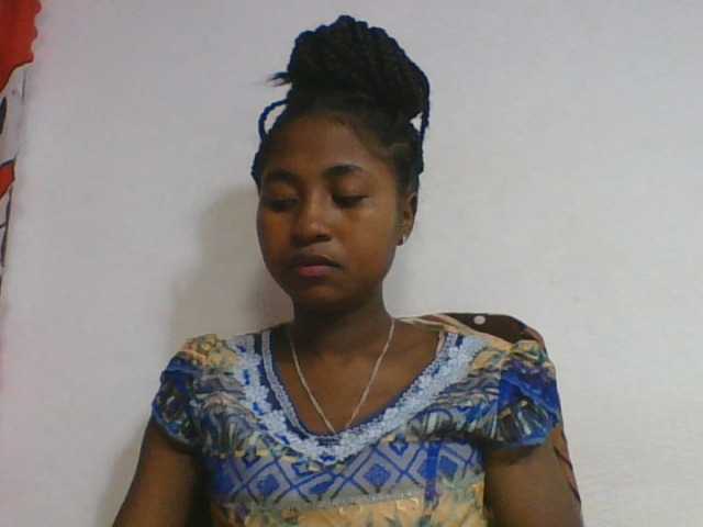 Marinah1a live cam on BongaCams