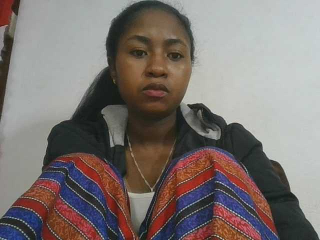 Marinah1a live cam on BongaCams