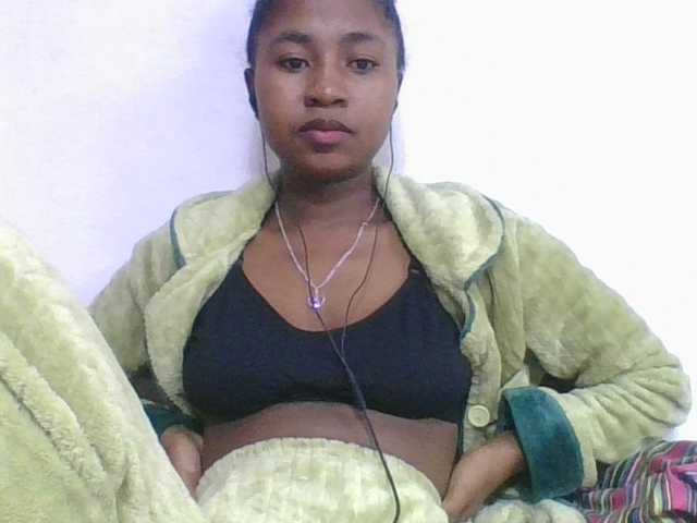 Marinah1a live cam on BongaCams