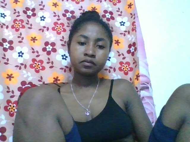 Marinah1a live cam on BongaCams
