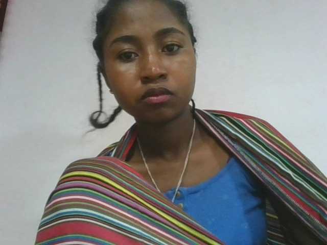 Marinah1a live cam on BongaCams