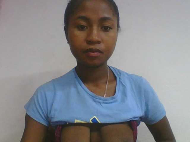 Marinah1a live cam on BongaCams