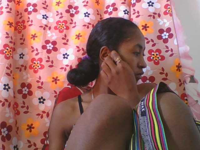 Marinah1a live cam on BongaCams