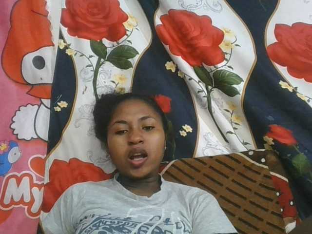 Marinah1a live cam on BongaCams