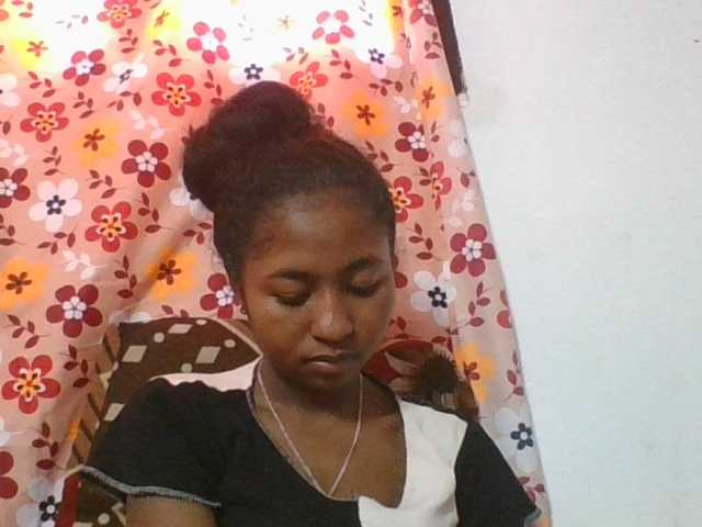 Marinah1a live cam on BongaCams