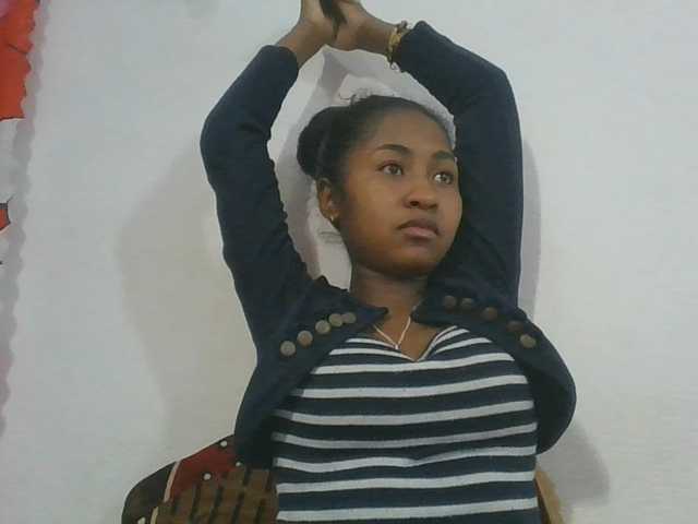 Marinah1a live cam on BongaCams