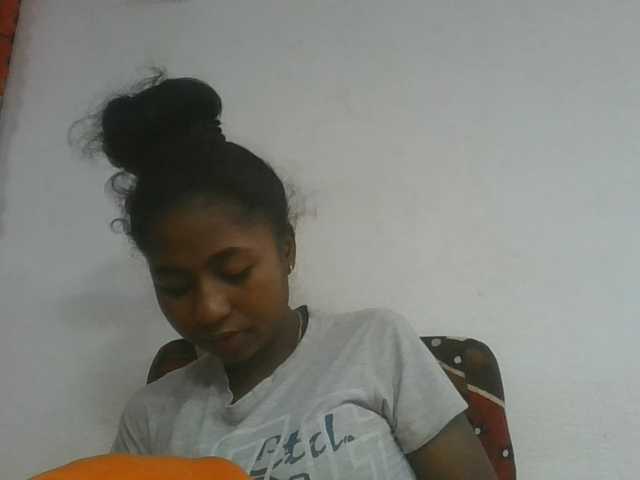 Marinah1a live cam on BongaCams