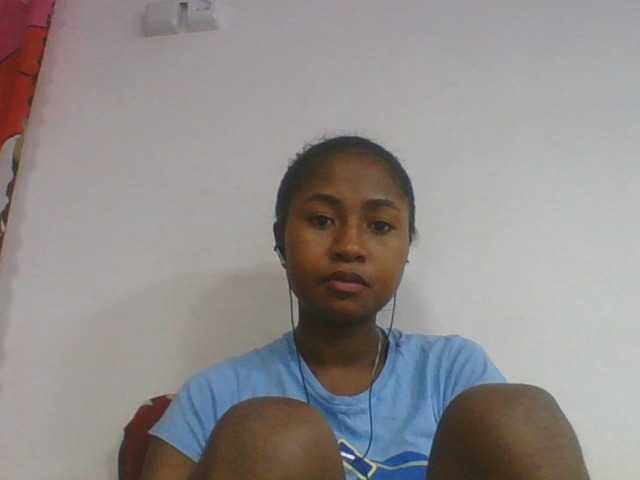 Marinah1a live cam on BongaCams