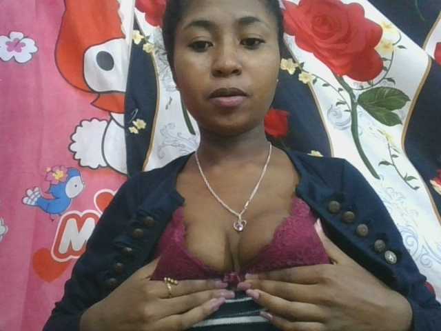 Marinah1a live cam on BongaCams