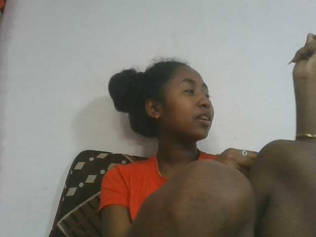 Marinah1a live cam on BongaCams