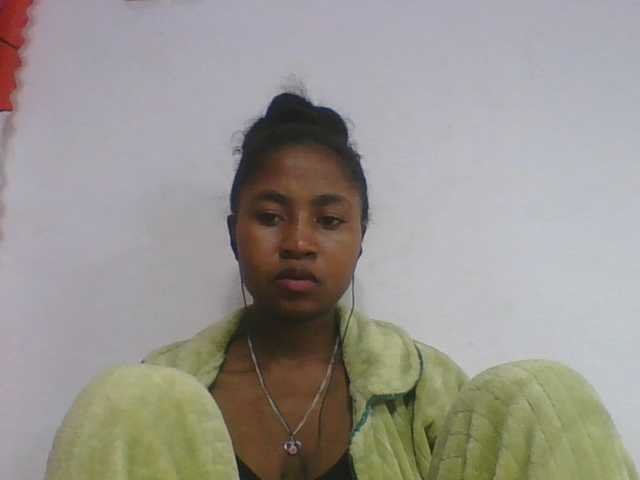 Marinah1a live cam on BongaCams