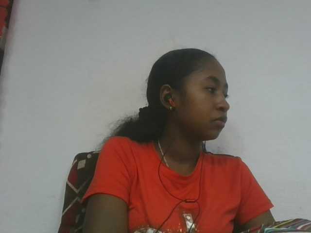 Marinah1a live cam on BongaCams