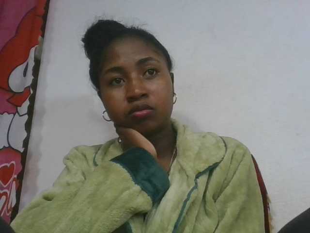 Marinah1a live cam on BongaCams