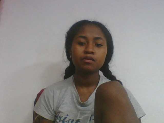 Marinah1a live cam on BongaCams