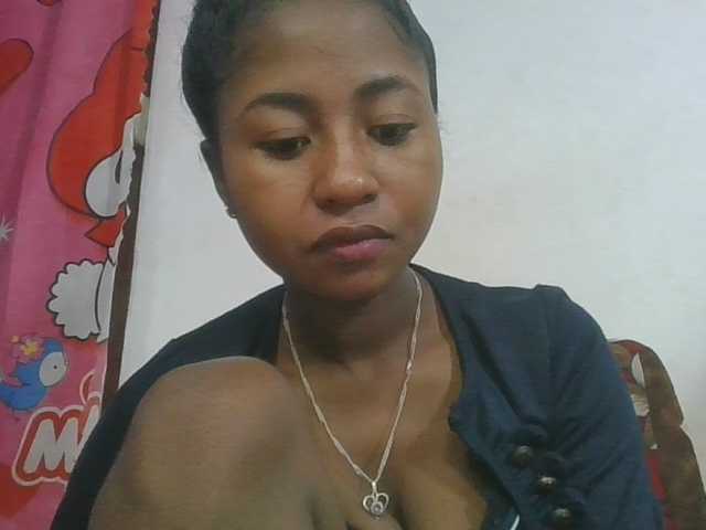 Marinah1a live cam on BongaCams