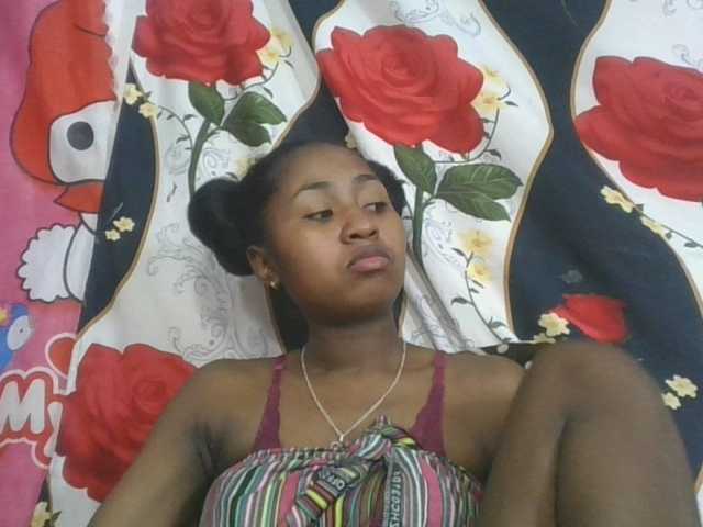 Marinah1a live cam on BongaCams